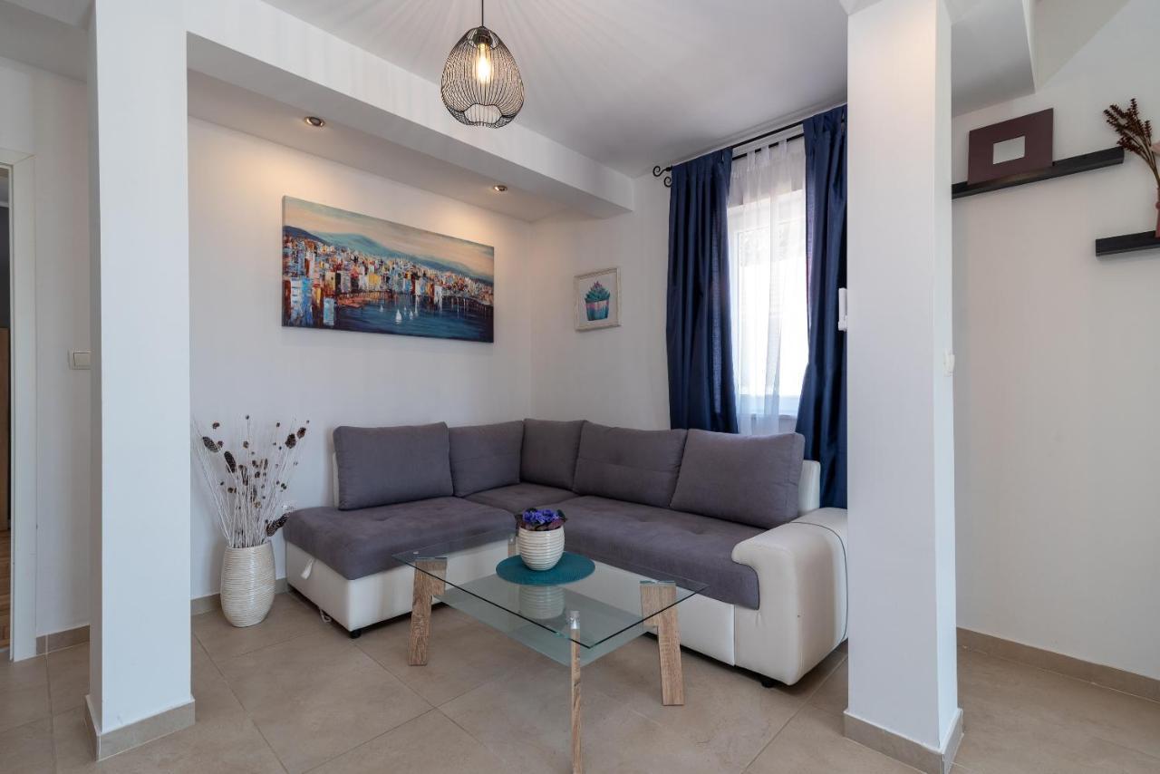 Apartments Dobrila Кастель-Нови Экстерьер фото